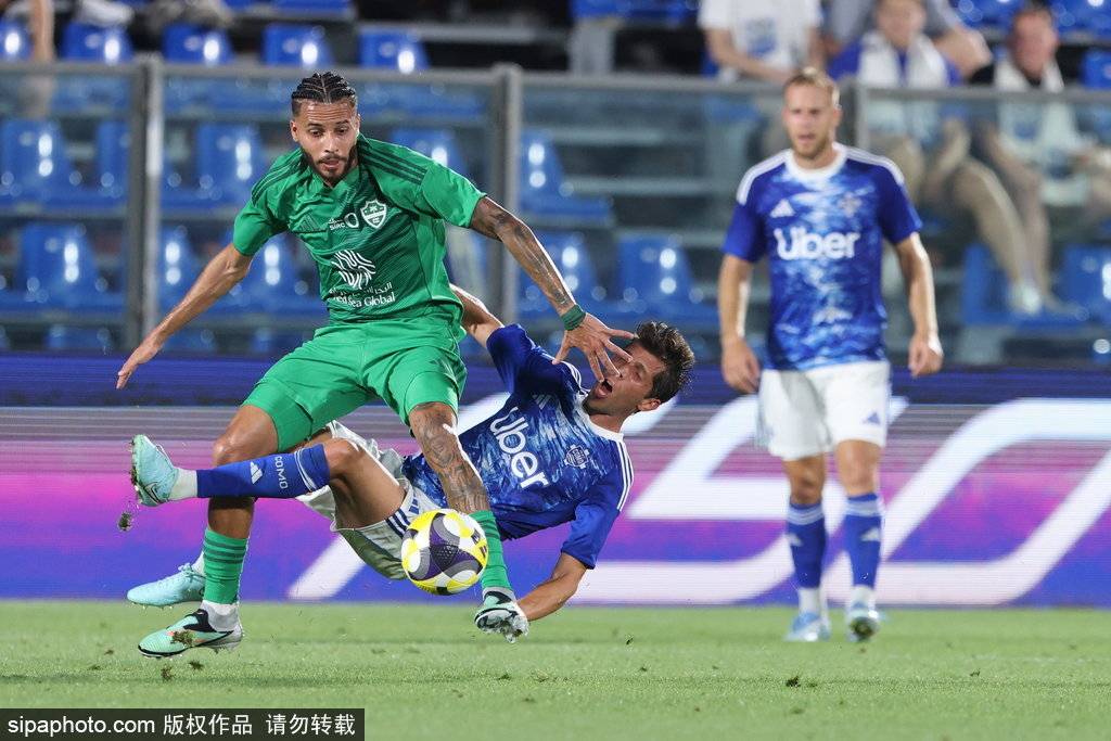 晋级下一阶段引爆全场！，莱万多夫斯基意外战胜澳大利亚队引发球迷热议的简单介绍-开云智能体验